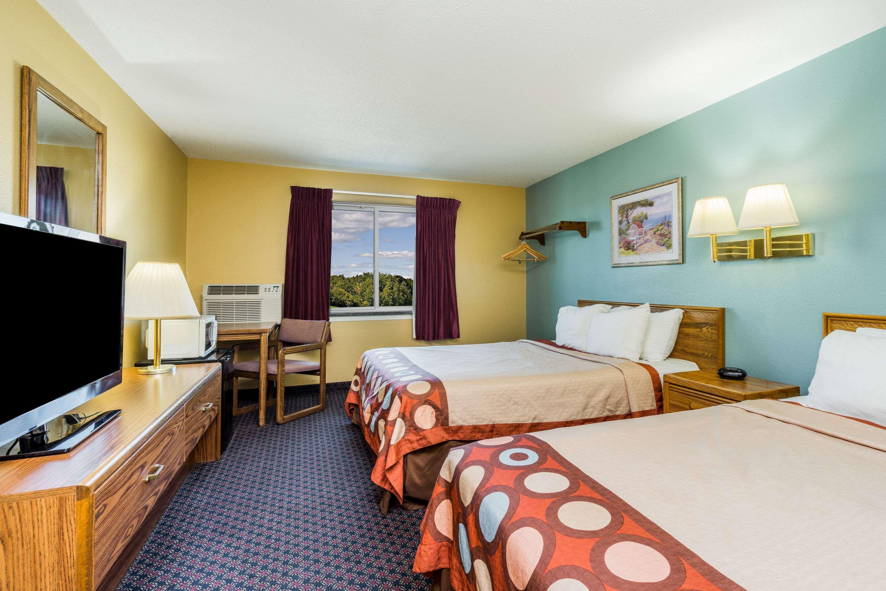 Super 8 By Wyndham Fergus Falls ภายนอก รูปภาพ