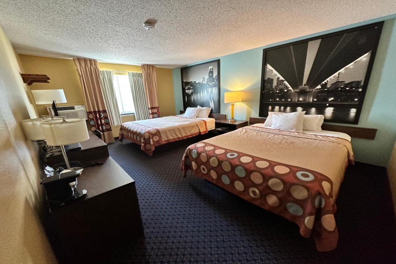 Super 8 By Wyndham Fergus Falls ภายนอก รูปภาพ